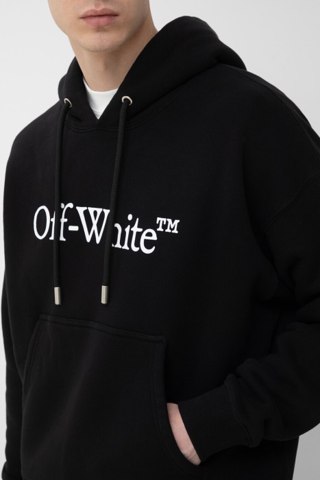 Товар черного цвета с внутренней стороны