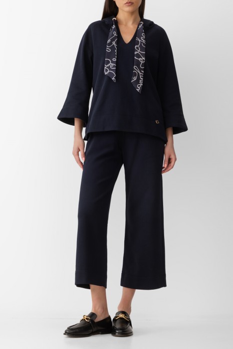 Товар синего цвета с внутренней стороны