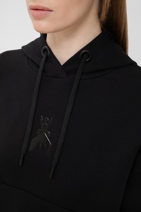 Товар черного цвета с внутренней стороны