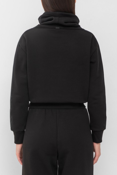 худи  модель из линейки laminar sartorial engineering по цене 39500 руб вид справа