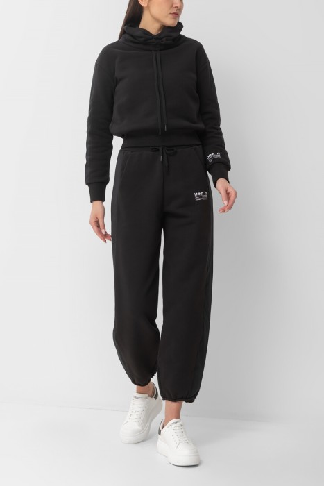 худи  модель из линейки laminar sartorial engineering из хлопка спереди