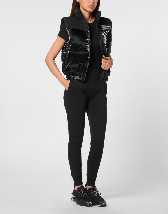 худи  по цене 17400 руб вид справа