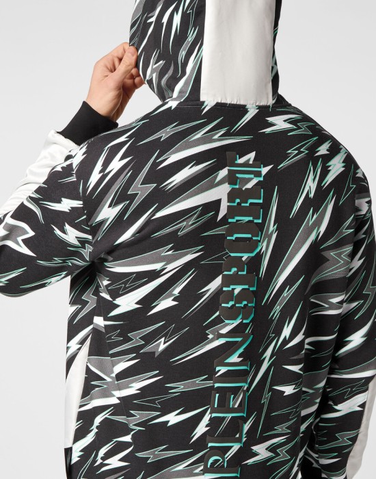 Товар черного цвета с внутренней стороны