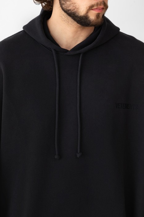 Товар черного цвета с внутренней стороны