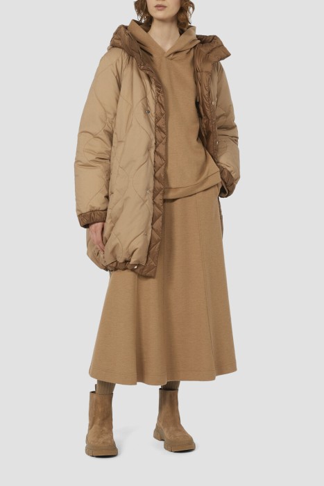 Товар коричневого цвета с внутренней стороны