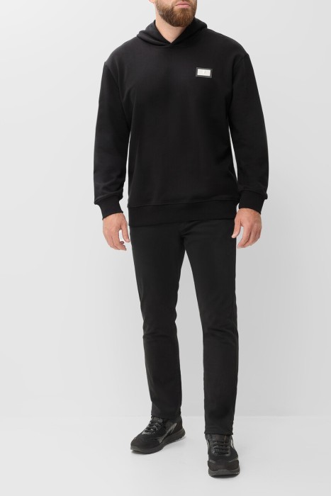 Товар черного цвета с внутренней стороны