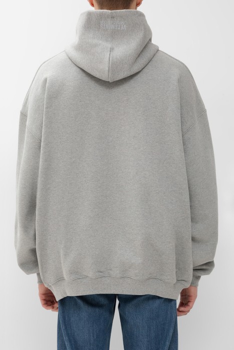 худи  от бренда vetements вид слева