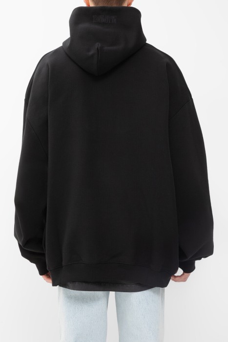 худи  от бренда vetements вид слева