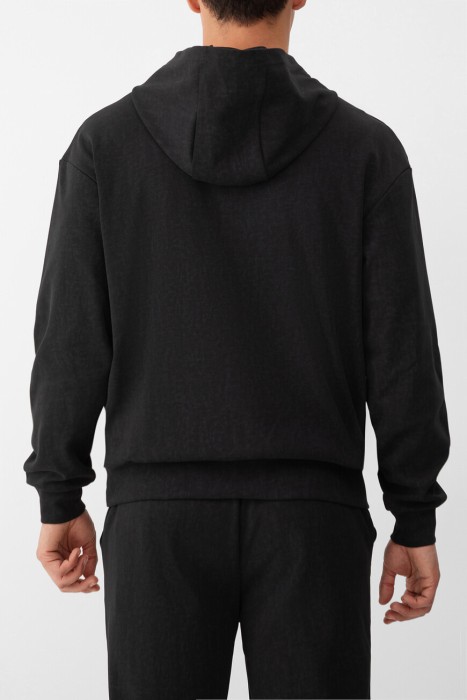 худи  по цене 12250 руб вид справа