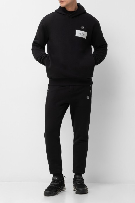 Товар черного цвета с внутренней стороны