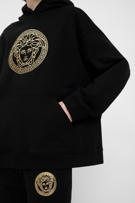 Товар черного цвета с внутренней стороны