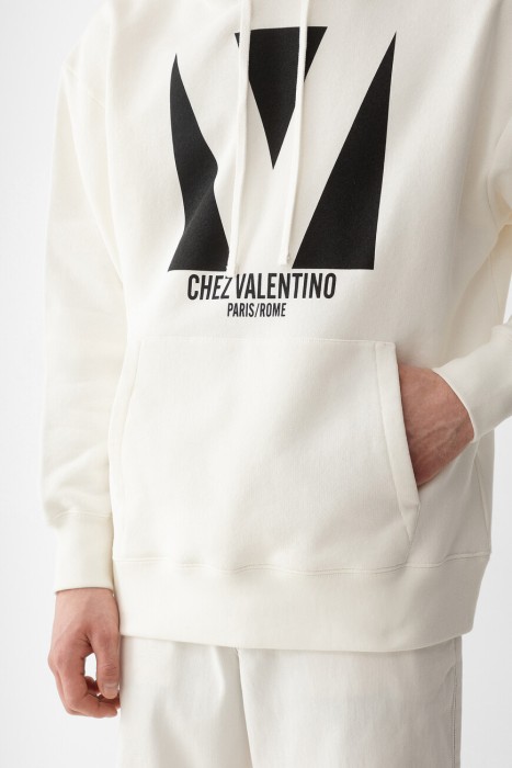 Товар белого цвета с внутренней стороны