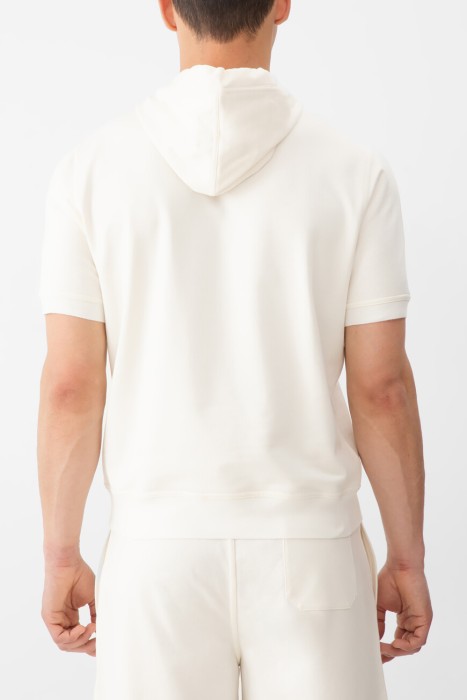 худи  по цене 52000 руб вид справа