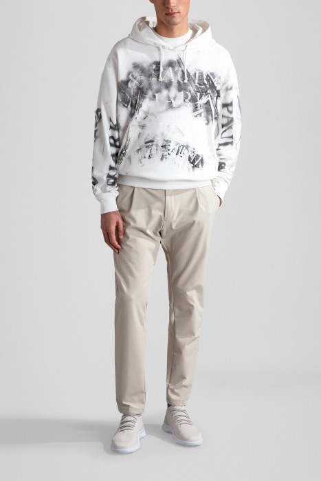 Товар белого цвета с внутренней стороны