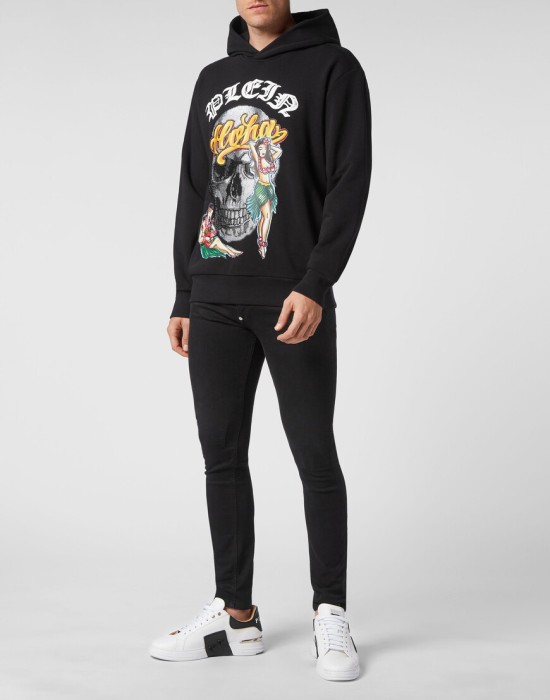 Товар черного цвета с внутренней стороны