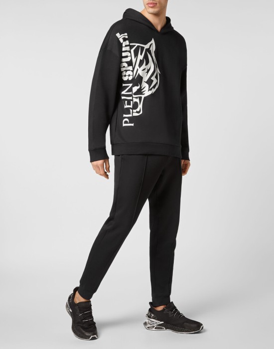 Товар черного цвета с внутренней стороны