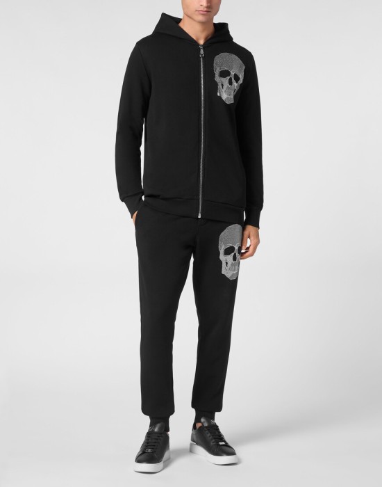 худи  по цене 72352 руб вид справа