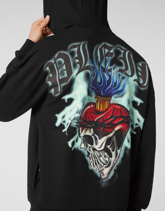 Товар черного цвета с внутренней стороны