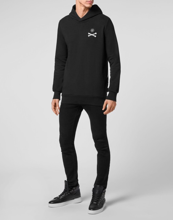 Товар черного цвета с внутренней стороны