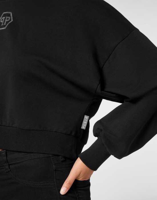 Товар черного цвета с внутренней стороны