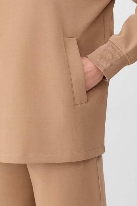 Товар коричневого цвета с внутренней стороны