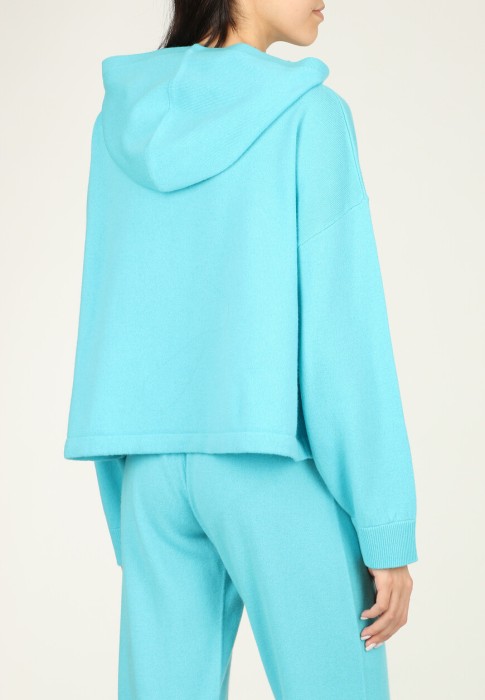 Товар зеленого цвета с внутренней стороны