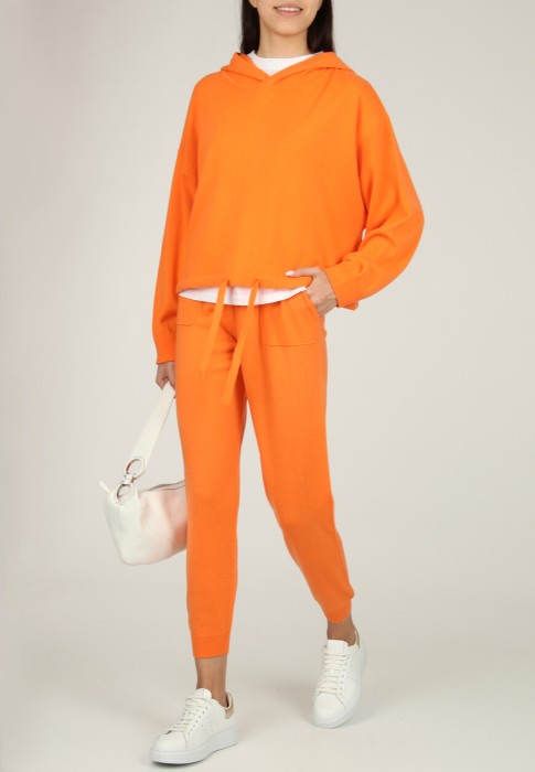 худи  из германии вид сбоку