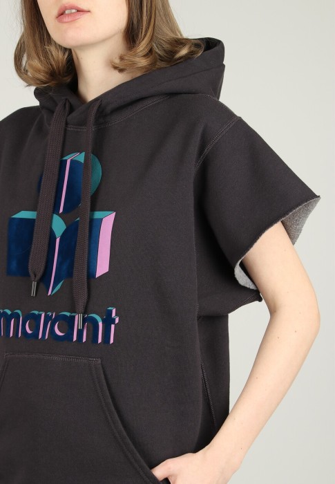 худи  из франции вид сбоку