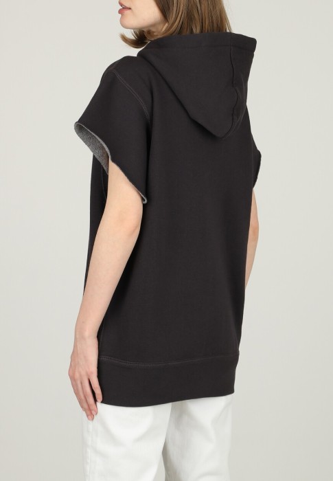 Товар черного цвета с внутренней стороны