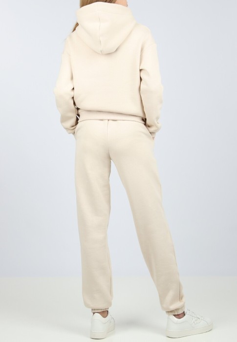 Товар бежевого цвета с внутренней стороны