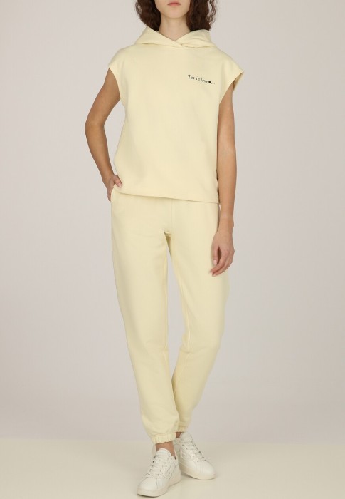 худи  по цене 12530 руб вид справа