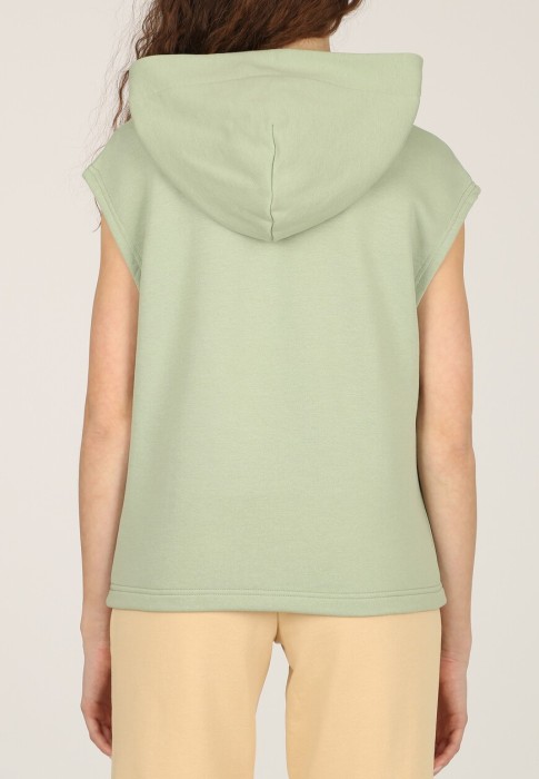 Товар зеленого цвета с внутренней стороны