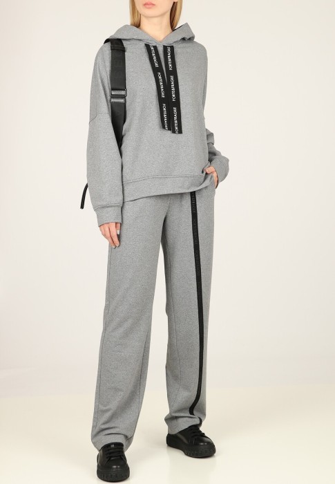 худи  по цене 33530 руб вид справа