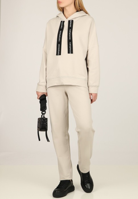 худи  по цене 33530 руб вид справа