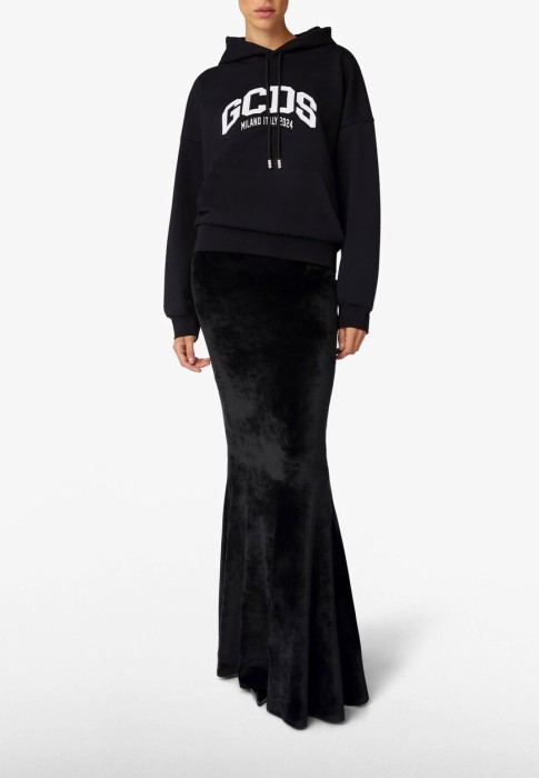 Товар черного цвета с внутренней стороны