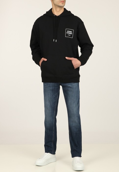 худи  по цене 27230 руб вид справа