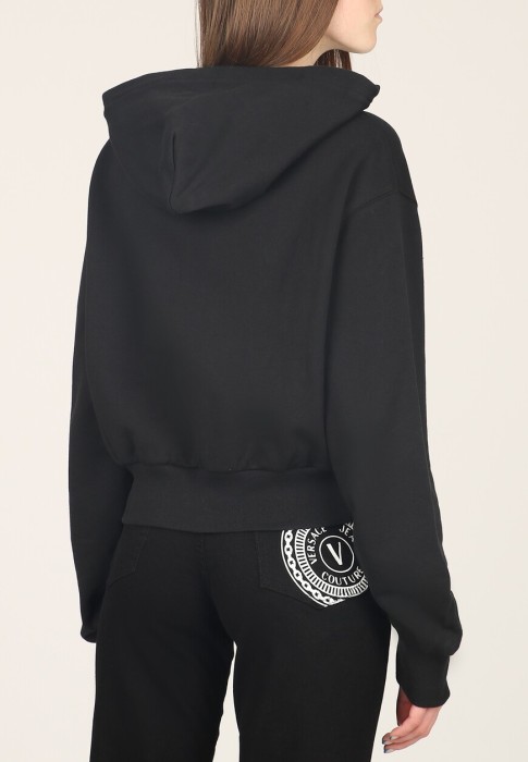 Товар черного цвета с внутренней стороны