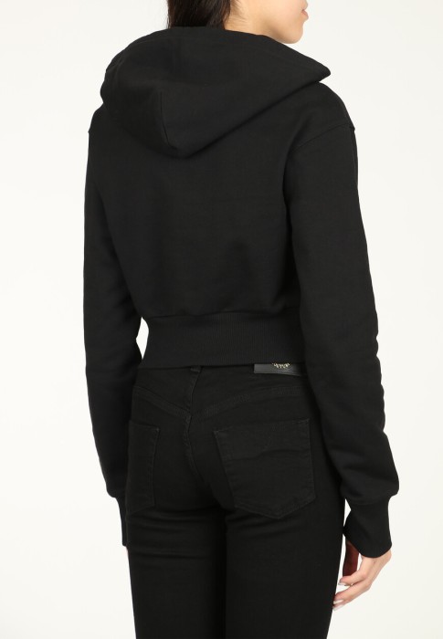 Товар черного цвета с внутренней стороны