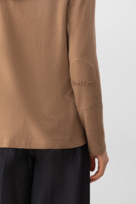 худи  из шерсти спереди