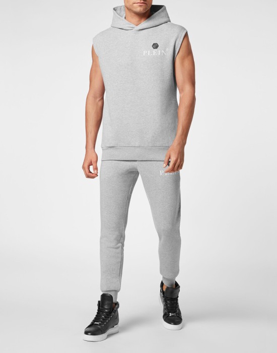 худи  по цене 28038 руб вид справа