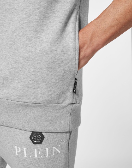 Товар серого цвета с внутренней стороны