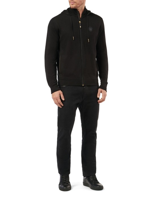 Товар черного цвета с внутренней стороны