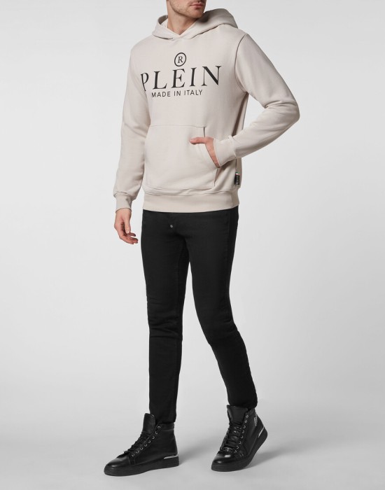 худи  по цене 41344 руб вид справа