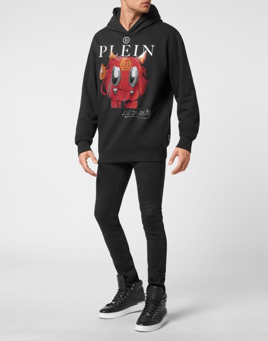 худи  по цене 57884 руб вид справа