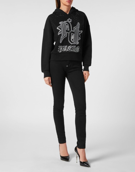 Товар черного цвета с внутренней стороны