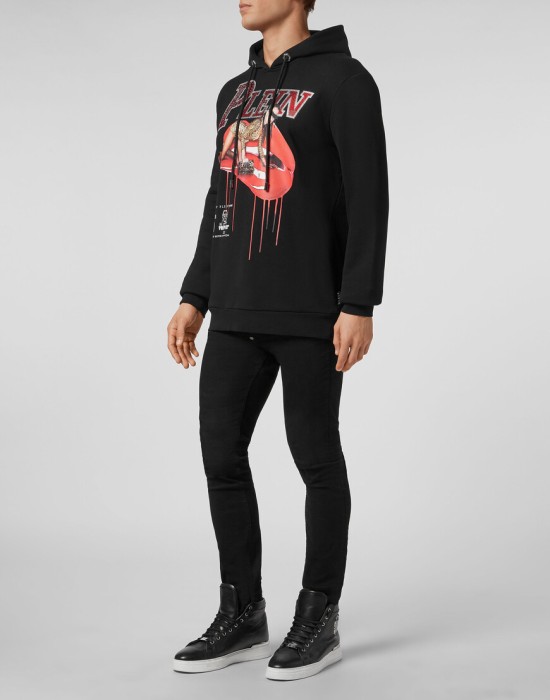 Товар черного цвета с внутренней стороны