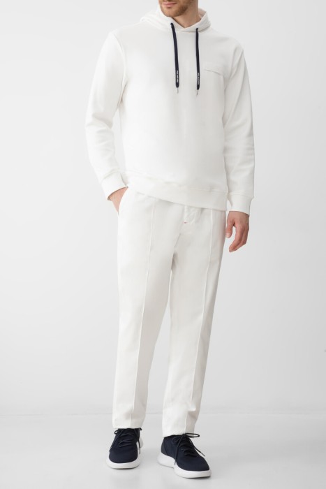 Товар белого цвета с внутренней стороны