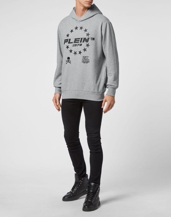 худи  по цене 33464 руб вид справа