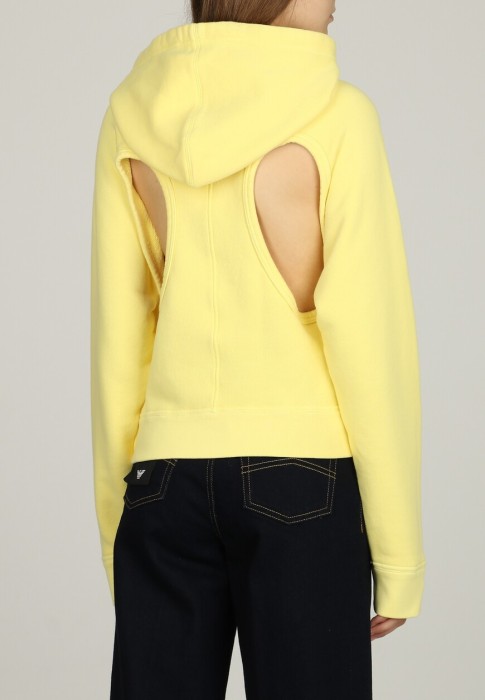 Товар желтого цвета с внутренней стороны