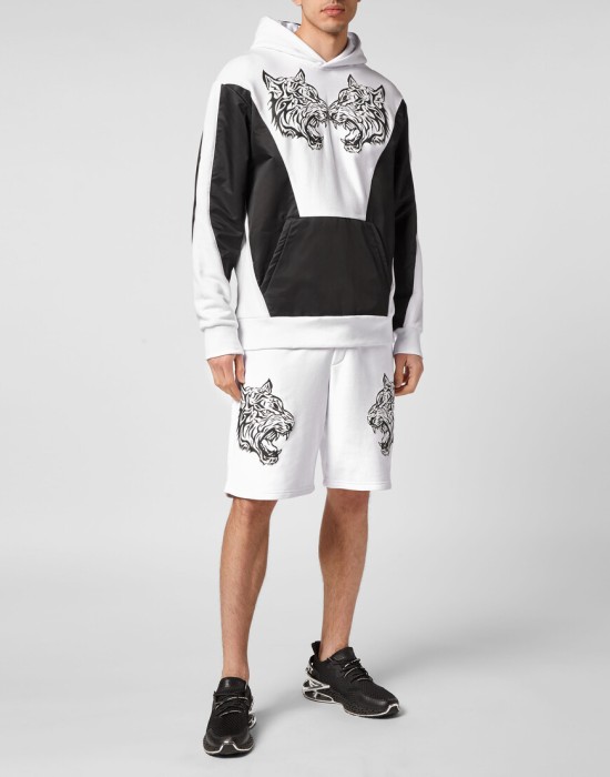 Товар белого цвета с внутренней стороны